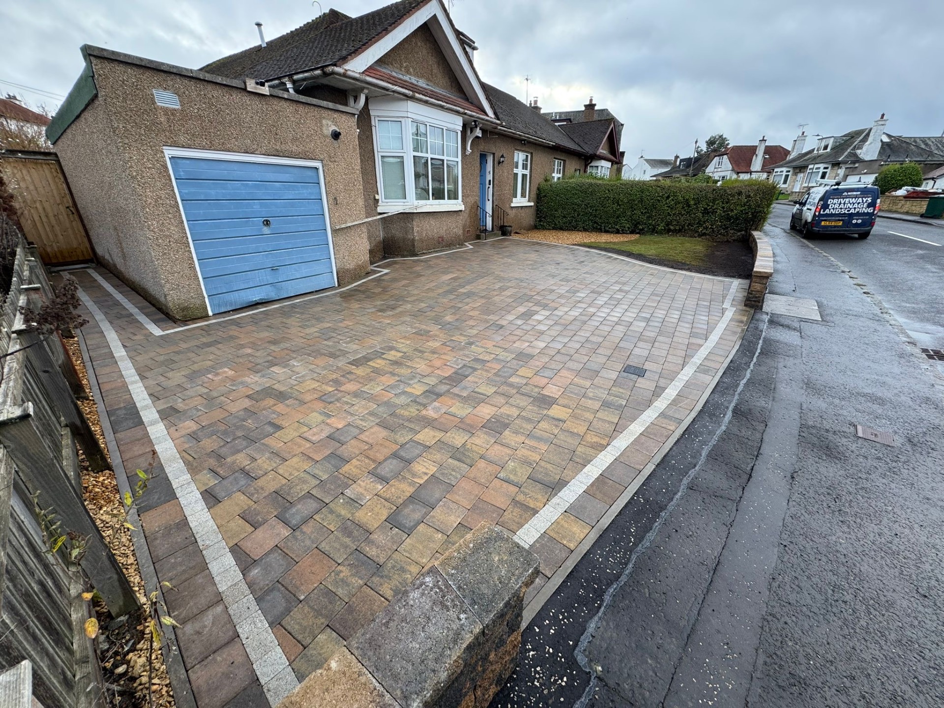 Tobermore Shannon Bracken block paving driveway installation Barnton Gate Edinburgh EH12 - premium mixed pattern cobblestone with charcoal border, BS 7533 compliant installation by Edinburgh Driveways